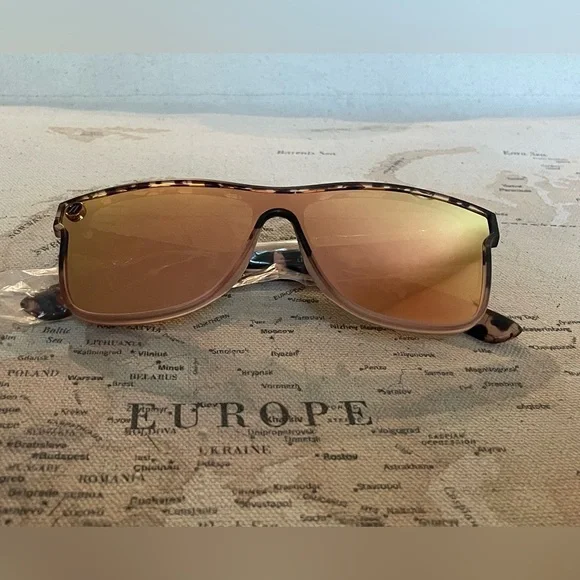 NWOB Blenders Eyewear Lion Heart Tortoise to Champagne Polarized Sunglasses - Picture 2 of 10